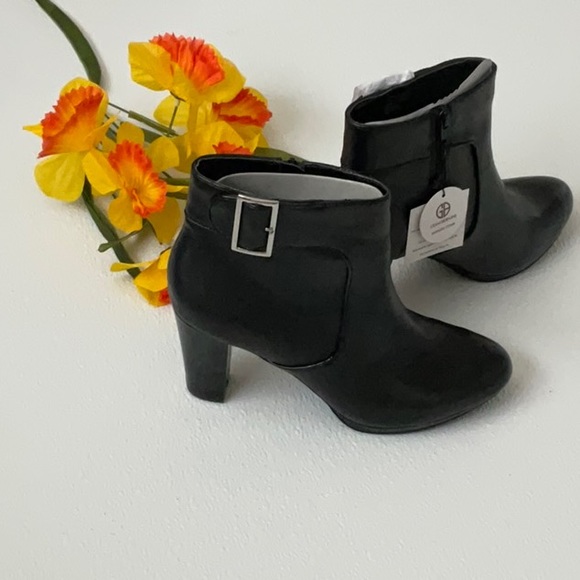 GIANI BERNINI leather& manmade upper balance - Picture 2 of 16